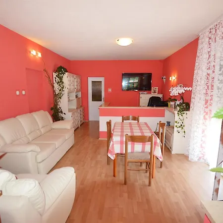 With A Parking Space Appartement Mali Lošinj